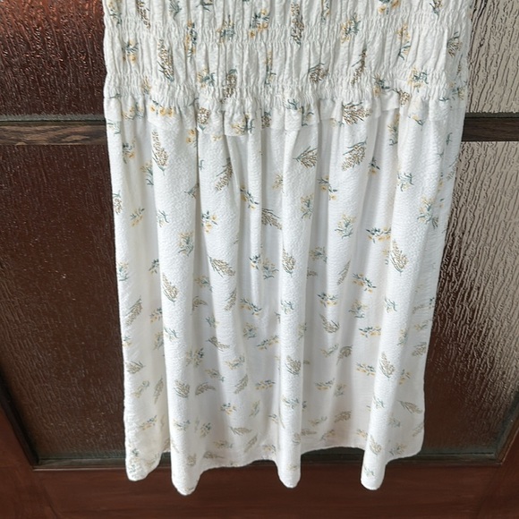 Rails Dion Dress
Amaryllis White Floral Sleeveless Dress size Medium - Picture 8 of 11